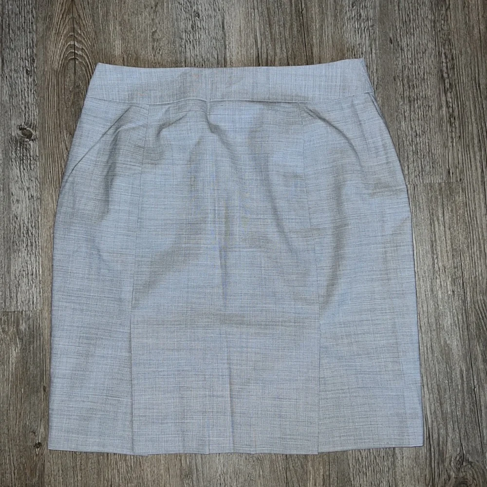 Banana Republic Women's Light Gray Pencil Skirt Size 10P
